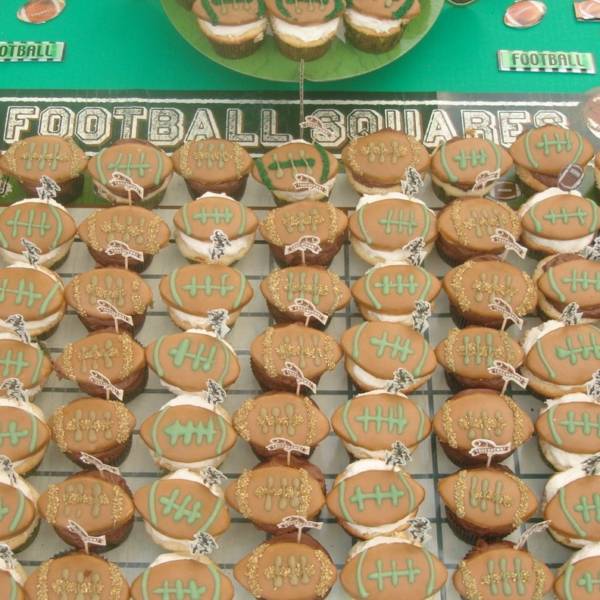 TOUCHDOWN! Football Cupcakes and Cookies